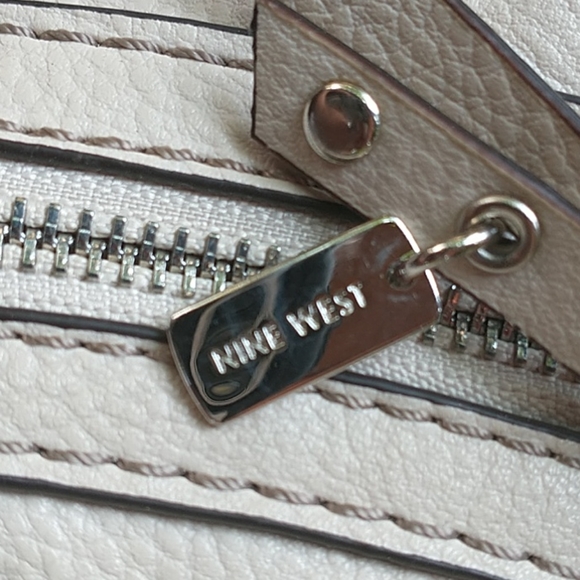 Nine West Large Cream Handbag - Picture 14 of 14
